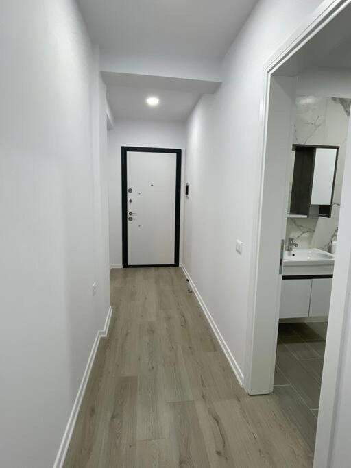 Melody Apartment In Корча Экстерьер фото