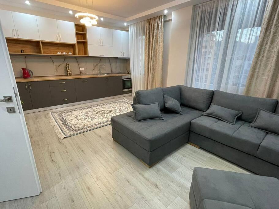 Melody Apartment In Корча Экстерьер фото